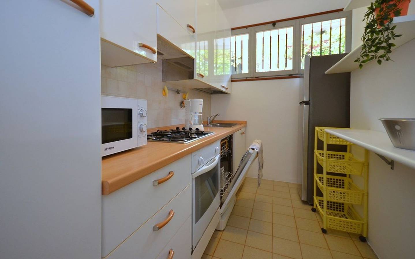 Amplia villa rodeada de exuberante vegetación. in Ribera de Lignano, Lignano Sabbiadoro