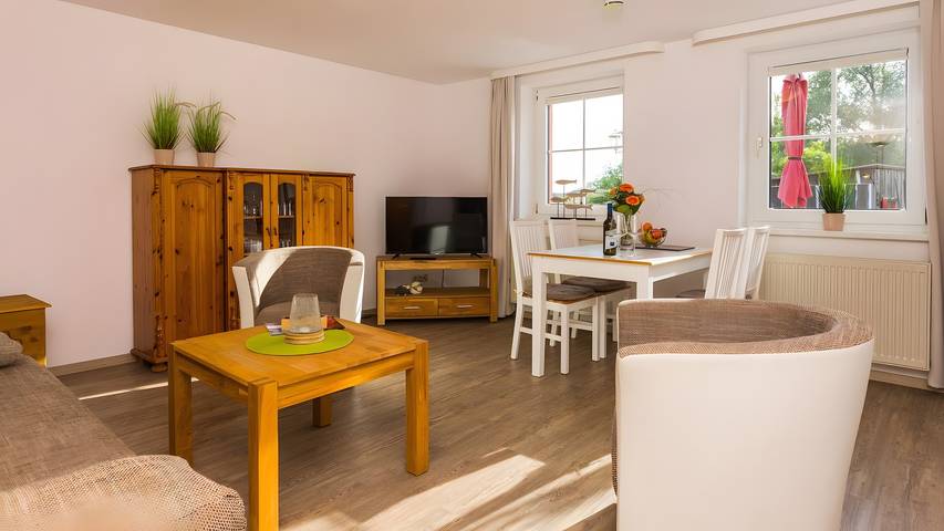 Ferienwohnung für 4 Personen, mit Garten und Seeblick in Lütow - 3