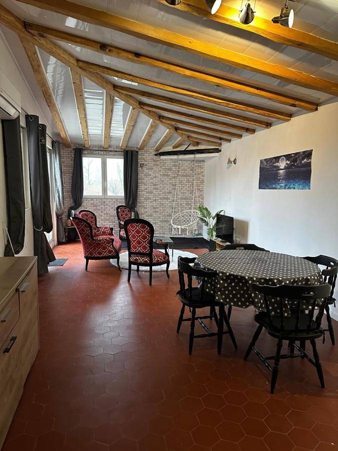 Gîte pour 4 personnes, avec terrasse, animaux acceptés à Baix