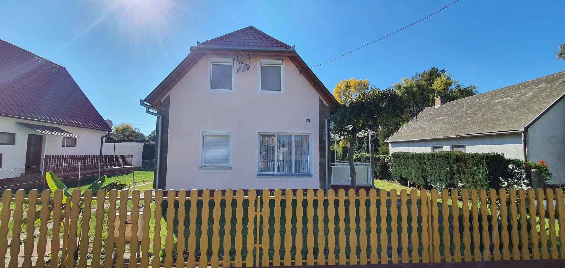 Ganze Ferienwohnung, Ferienwohnung in Strandnähe mit Klimaanlage  in Balatonmariafürdö, Plattensee Südufer