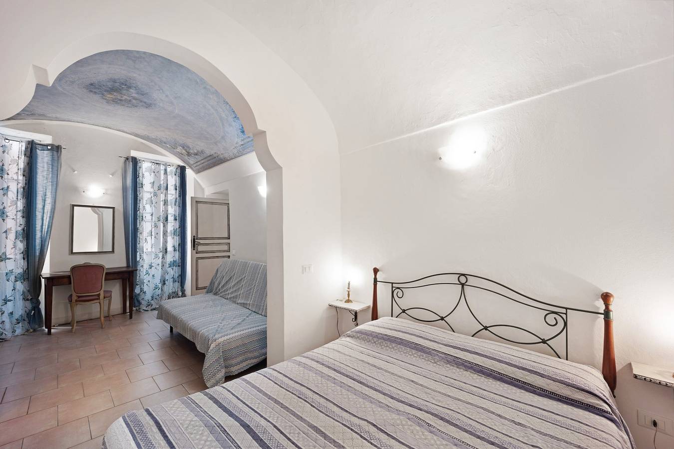 Geheel appartement, Vakantie Appartement 'Domus Napoleone Bonaparte' met A/C & Wi-Fi in San Remo, Sanremo Gemeente