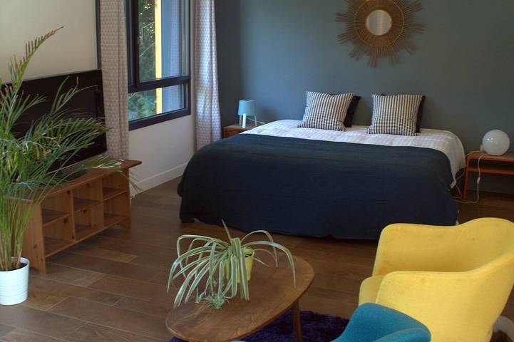 Maison d’hôte pour 3 personnes, avec piscine et jardin