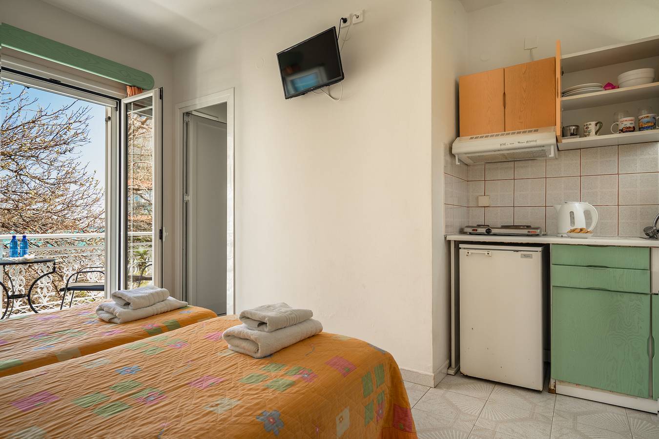 Entire studio, Studio Apartment 'Angela Partial Sea View 5' with Sea View, Wi-Fi and Air Conditioning in Kefalonia