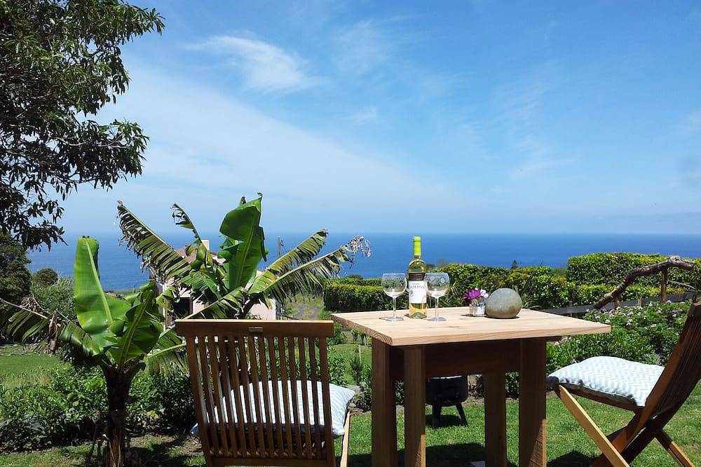Ganze Wohnung, Faial Cottage B&B, Azores - Panoramic Ocean views, Breakfast included in Cedros, Faial
