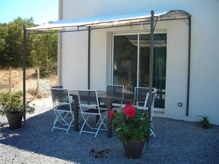 Gîte pour 6 personnes, avec jardin et piscine
