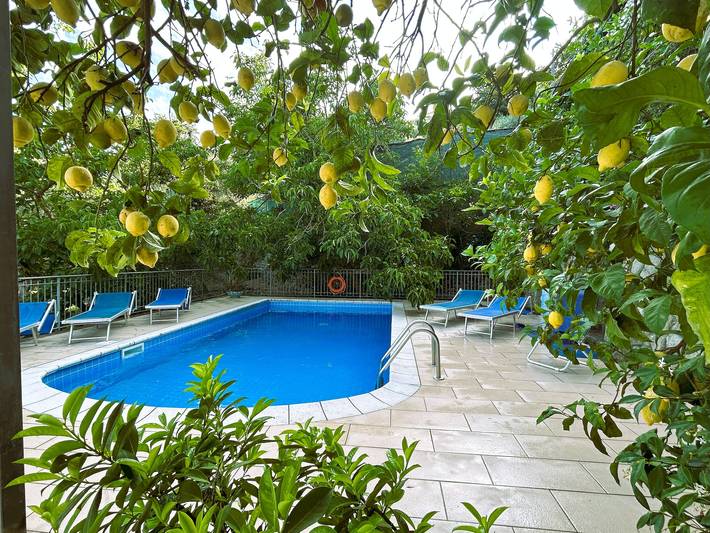 Appartamento intero, Limoneto - Giardino by Espresso Rentals in Massa Lubrense, Napoli e dintorni