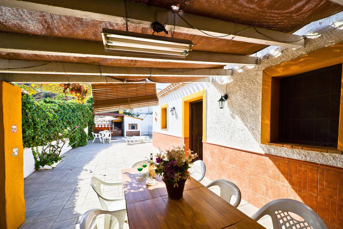 Casa En Montañas Tranquilas Con Piscina, Terraza, Jardín Y Wi-Fi in El Borge, Costa del Sol
