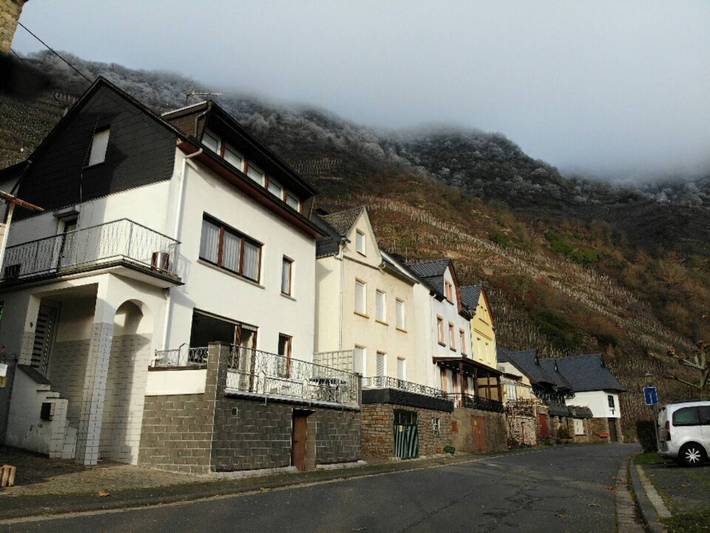 Ferienwohnung für 4 Personen, mit Balkon und Seeblick an der Mosel