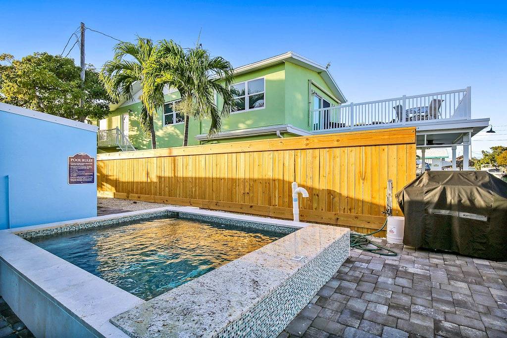 Neue Auflistung! Neu renoviertes Haus am Kanal mit privatem Pool. in Marathon, Monroe County