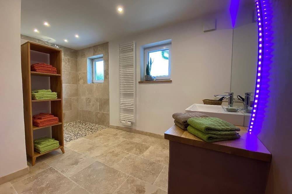 Ganze Wohnung, Gemütliche Ferienwohnung im Erdgeschoss mit 2 Schlafzimmer in Pösing, Ostbayern