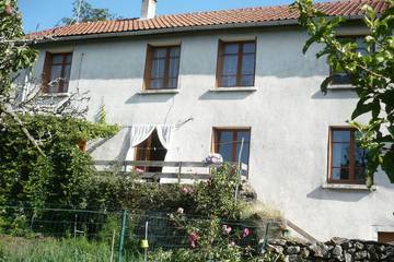 Gîte pour 7 personnes, avec jardin et balcon à Prévenchères