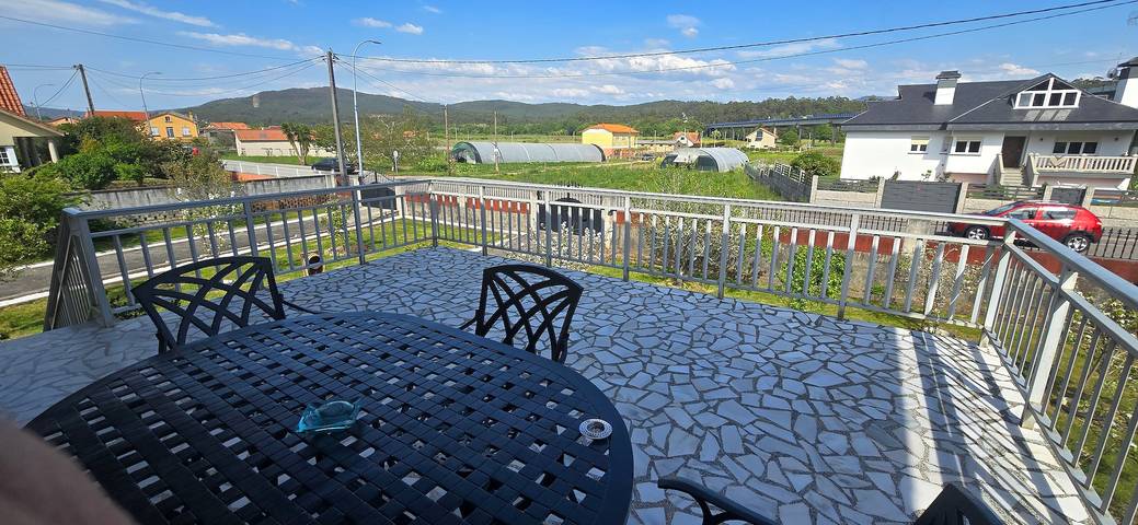 Casa 'Aceñas' with Mountain Views, Shared Pool and Wi-Fi in O Rosal, Pontevedra Province