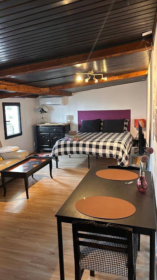 Gîte pour 2 personnes, avec piscine ainsi que jardin et vue à Alès - 4