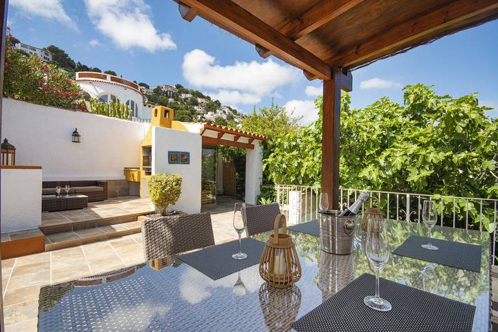 Casa rural para 4 personas, con jardín además de terraza y piscina, Familias con niños en Benisa - 2