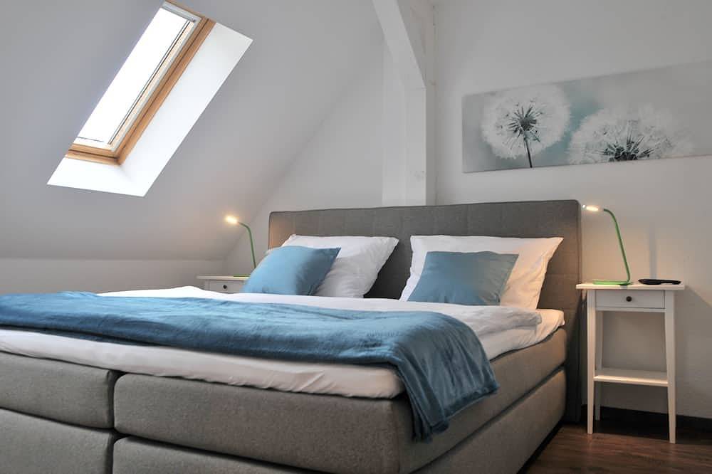 Entire apartment, Modern 120m² house, central location, up to 10 p. in Halle (Saale), Saale-Unstrut
