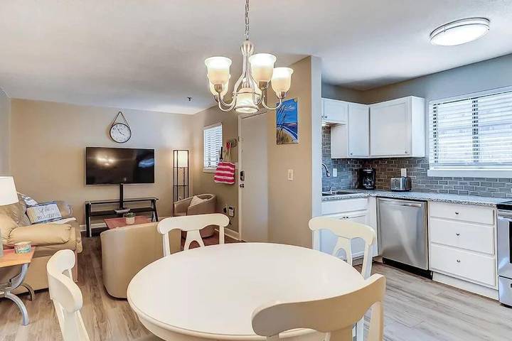 Apartamento de vacaciones para 6 personas, con sauna y balcón además de piscina y jacuzzi - 1