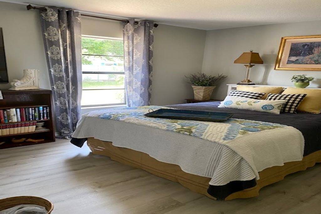 European meets Southern Charm in this 3 Bedroom Get Away in Mount Dora in Mount Dora, Lake County