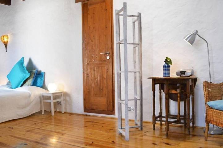 Lavastein-Bauernhaus Yazmina mit schönem Garten in Uga, Yaiza
