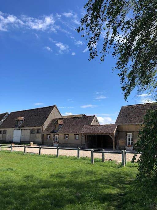 Location de vacances pour 4 personnes, avec jardin et vue à Les Baux-de-Breteuil