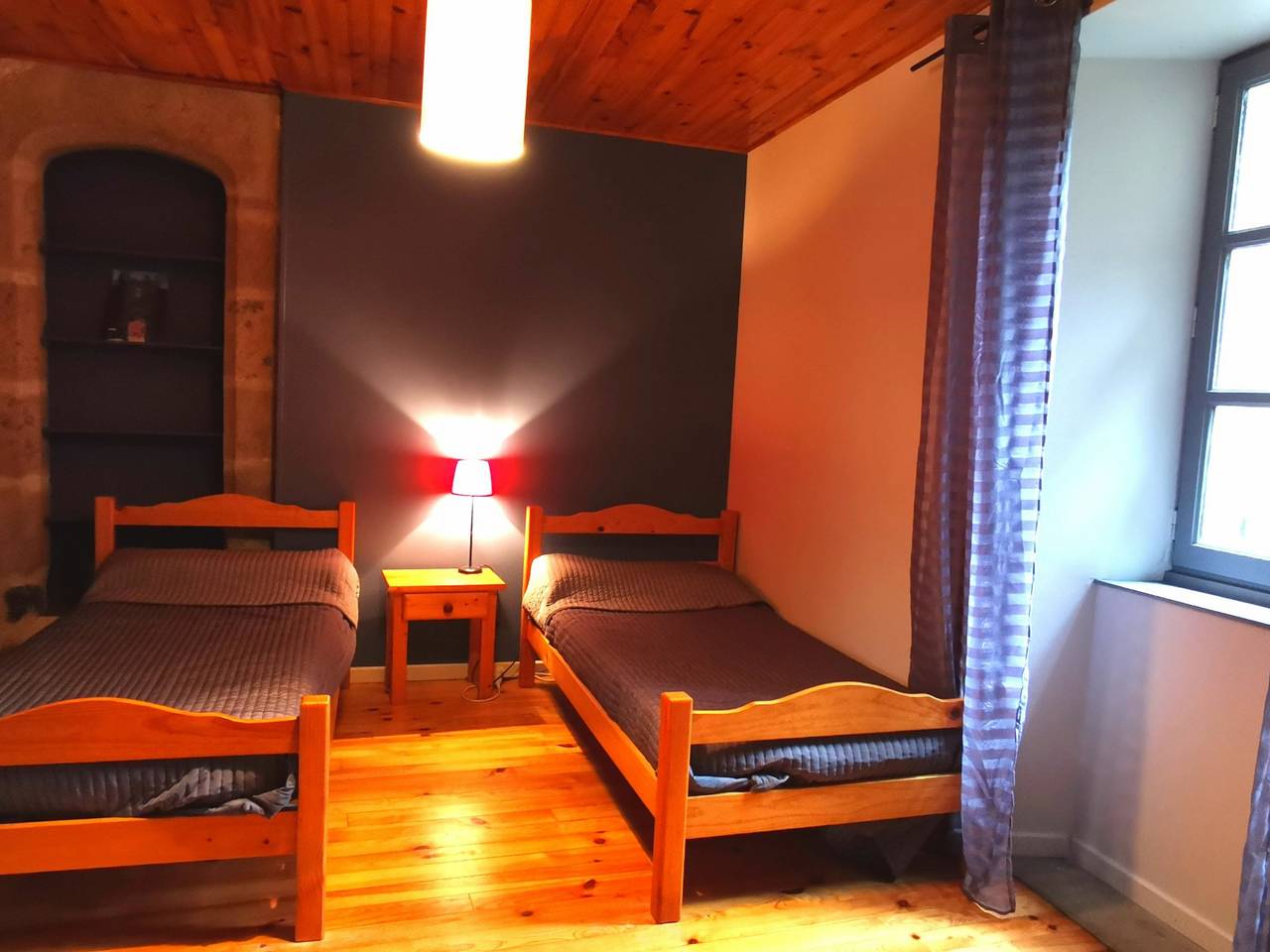 Gîte 4 pers avec cour, vue Loire in Arlempdes, Haute-Loire