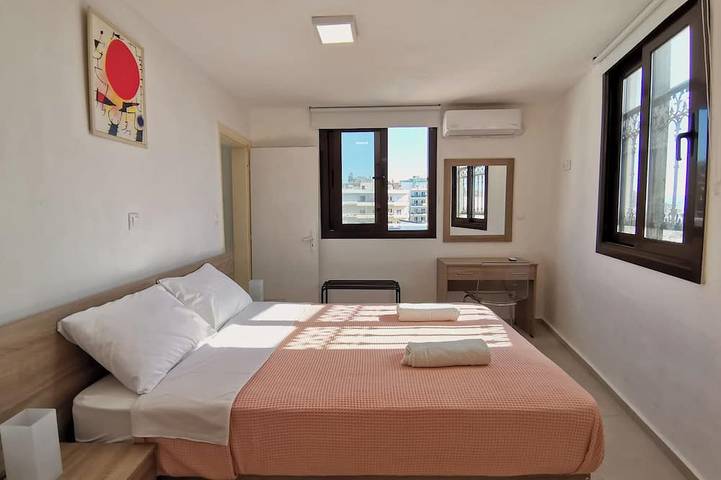 Ganze Wohnung, Apartment im Stadtzentrum, 100 Meter vom Strand entfernt in Rhodos Stadt, Rhodos