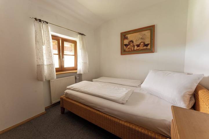 Ferienhaus für 13 Personen, mit Balkon und Sauna sowie Whirlpool und Garten am Chiemsee - 2