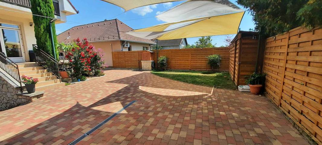 Ferienhaus mit Parkplatz, WLAN und Klimaanlage in Keszthely, Balaton Region
