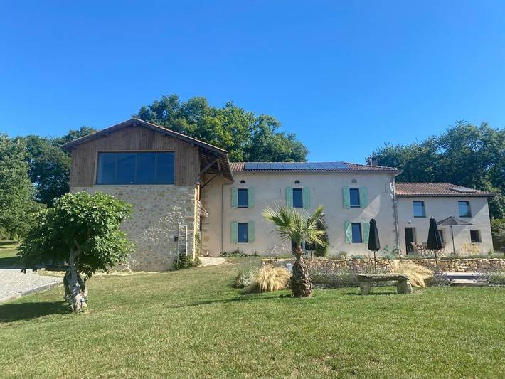 Location de vacances pour 3 personnes, avec vue ainsi que jardin et piscine dans Sepx - 4