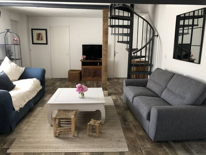 Gîte pour 8 personnes, avec terrasse et jardin à La Rivière-Saint-Sauveur - 4