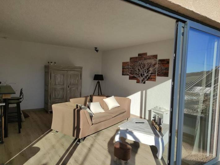 Location de vacances pour 4 personnes, avec piscine ainsi que jardin et terrasse à Cruéjouls - 2