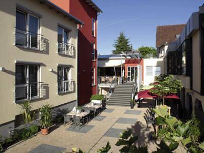 Hotel, mit Balkon und Balkon/Terrasse sowie Terrasse und Garten