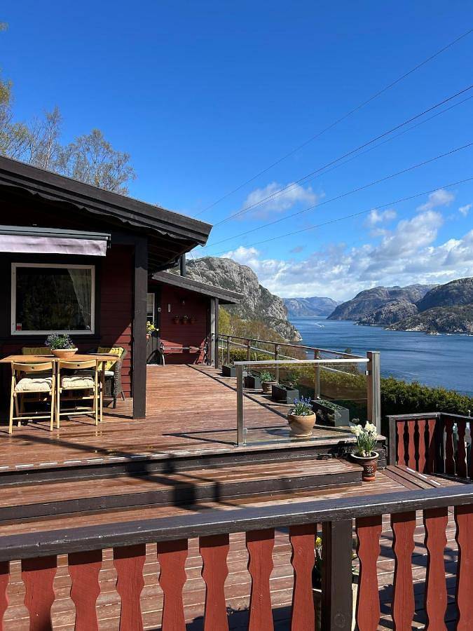 Ferienhaus für 8 Personen, mit Ausblick und Seeblick sowie Garten - 1