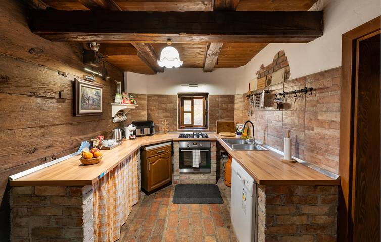 Reizende Ferienwohnung mit Pool in der Nähe der Save – WLAN, Terrasse und Parkplatz in Sisak-Moslavina