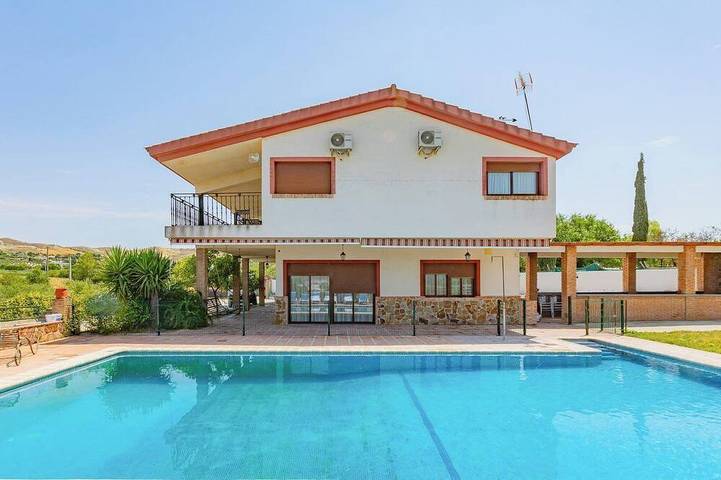 Villa for 8 people, with garden - 1