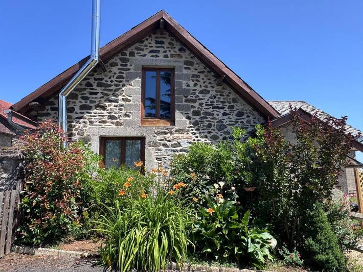 Location de vacances pour 3 personnes, avec Jardin et Vue à Saint-Pardoux-Corbier - 2