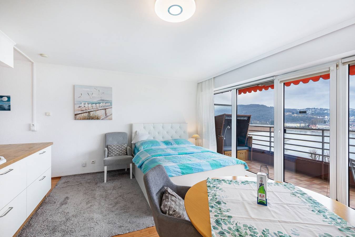 Ganze Wohnung, Ferienwohnung 'Rhein 8' mit Balkon und Wi-Fi in Bad Hönningen, Osteifel
