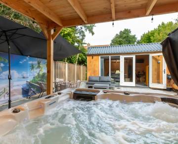 Chambre d’hôte pour 2 personnes, avec jacuzzi ainsi que piscine et jardin à Middelbourg