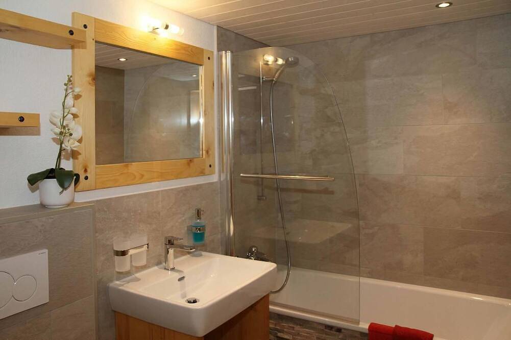 Appartamento intero, Guggerzyt \"Eiger\" Comfort-Appartamento, 2-4 pers,. in Schwendi b. Grindelwald, Grindelwald