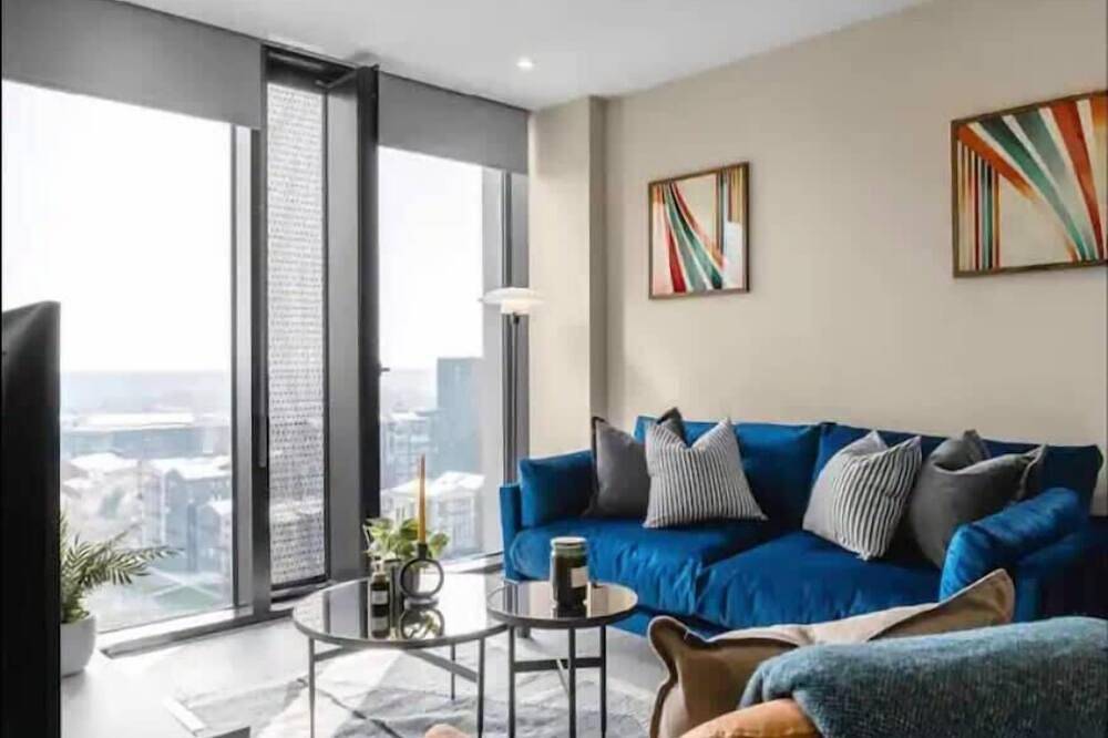 Entire apartment, Your Perfect Stay l The Mercian Bldg., 218 Broad Street, Birmingham B15 1Ay in Birmingham, Birmingham Area