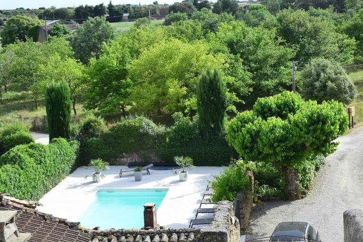 Location de vacances pour 8 personnes, avec piscine et jardin à Grillon - 2