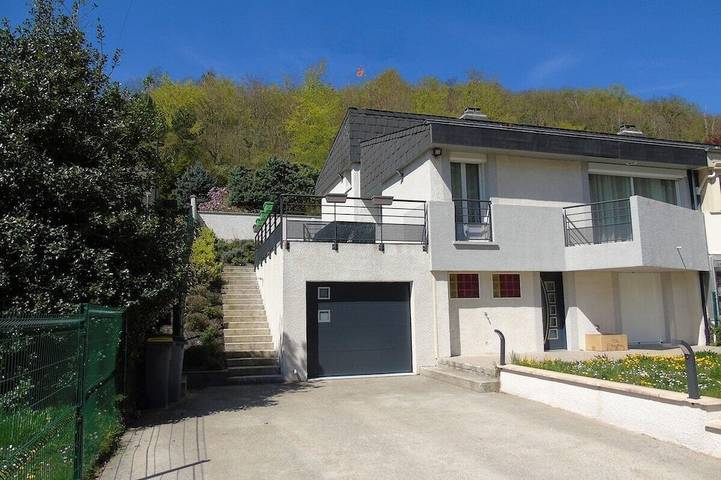 Chalet para 8 personas, con balcón además de jacuzzi y jardín - 1
