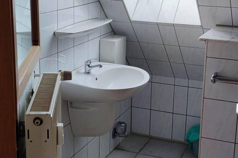 Ganze Wohnung, Ferienwohnung mit toller Aussicht für Zwei in Droyßig, Saale-Unstrut