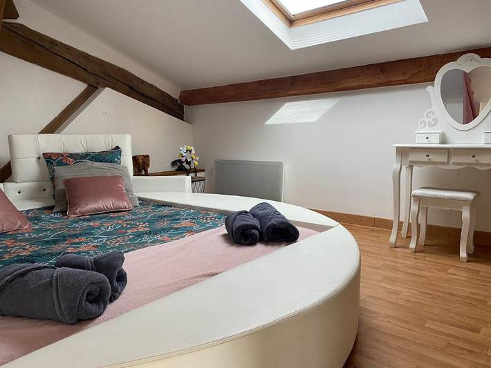 Gîte pour 2 personnes, avec jacuzzi dans Socourt