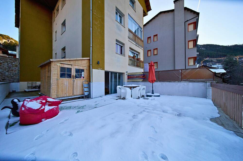Apartamento entero, Retiro Bohemio: Terraza, Parking y Esquí in Ordino, Vallnord