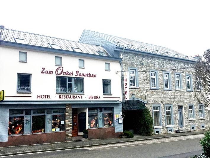 Hôtel pour 4 personnes, avec Terrasse ainsi que Sauna et Vue à Raeren