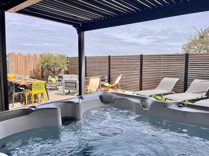 Casa de huéspedes para 6 personas, con jacuzzi además de terraza y jardín - 1