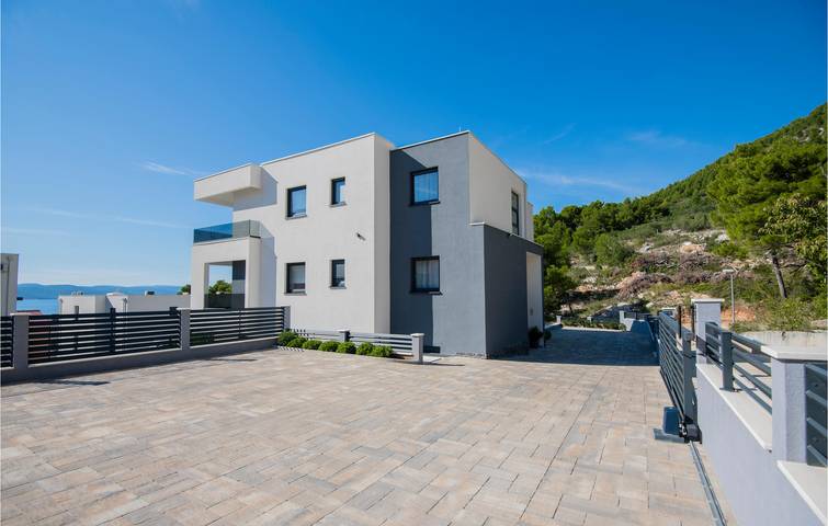 Ferienwohnung für 4 Personen, mit Pool und Terrasse in Baska Voda - 2