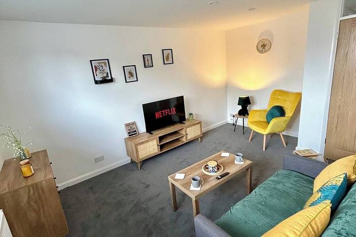 Apartment for 4 people, with Pool in Basingstoke
