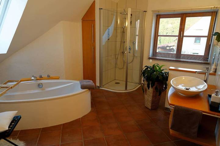 Ferienwohnung für 2 Personen, mit Balkon und Pool