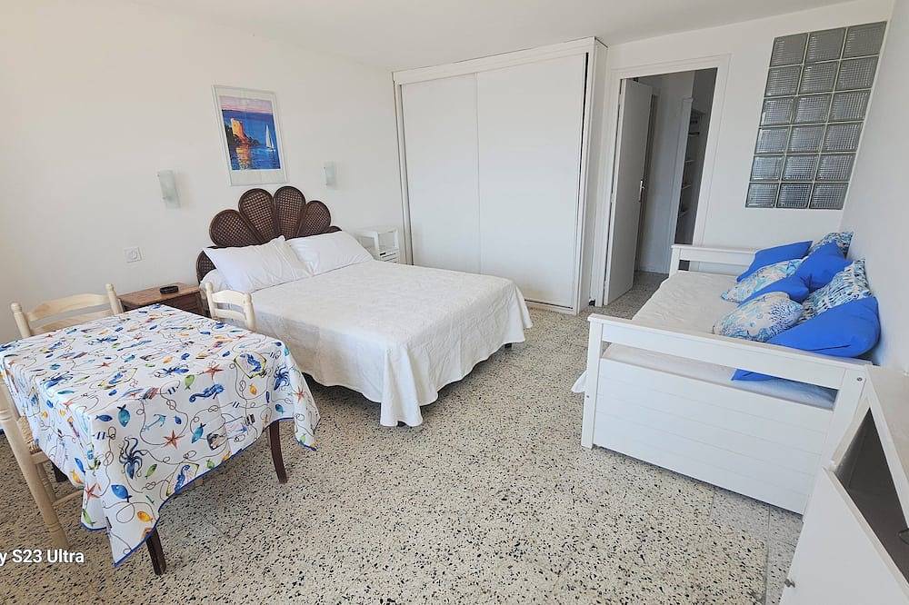 Geheel appartement, Waterfront Studio in Erbalunga, Brando